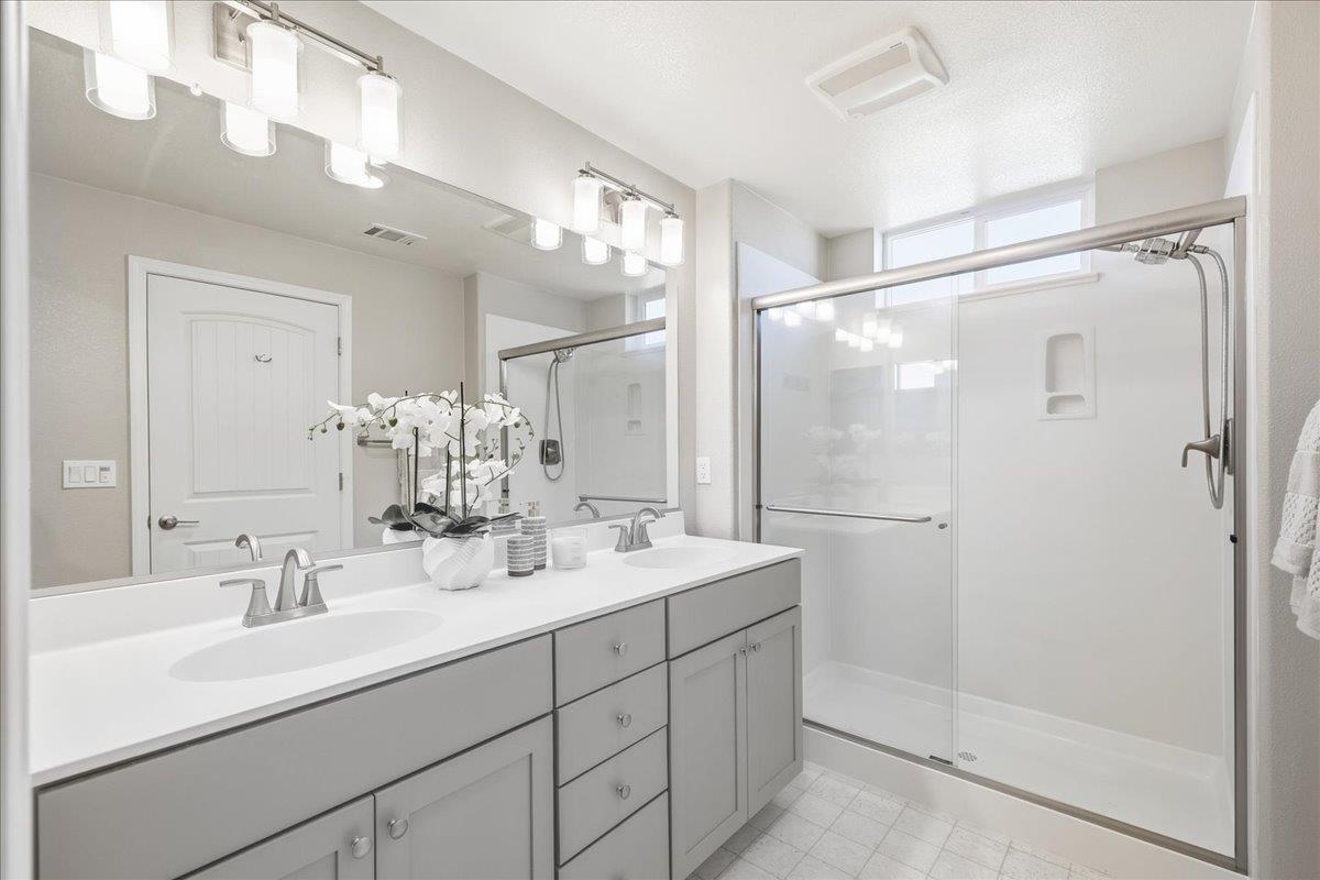 337 Llano De Los Robles Avenue, #7, SanJose, CA 95136