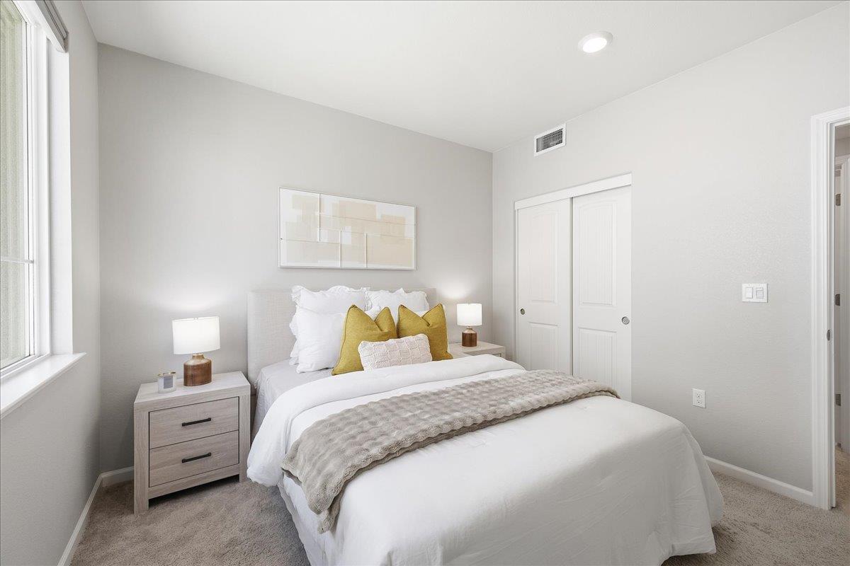 337 Llano De Los Robles Avenue, #7, SanJose, CA 95136