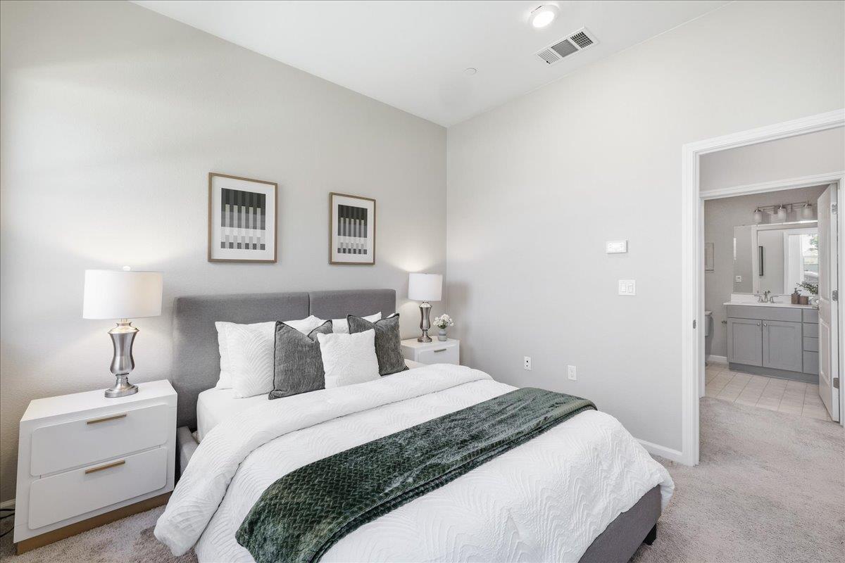337 Llano De Los Robles Avenue, #7, SanJose, CA 95136
