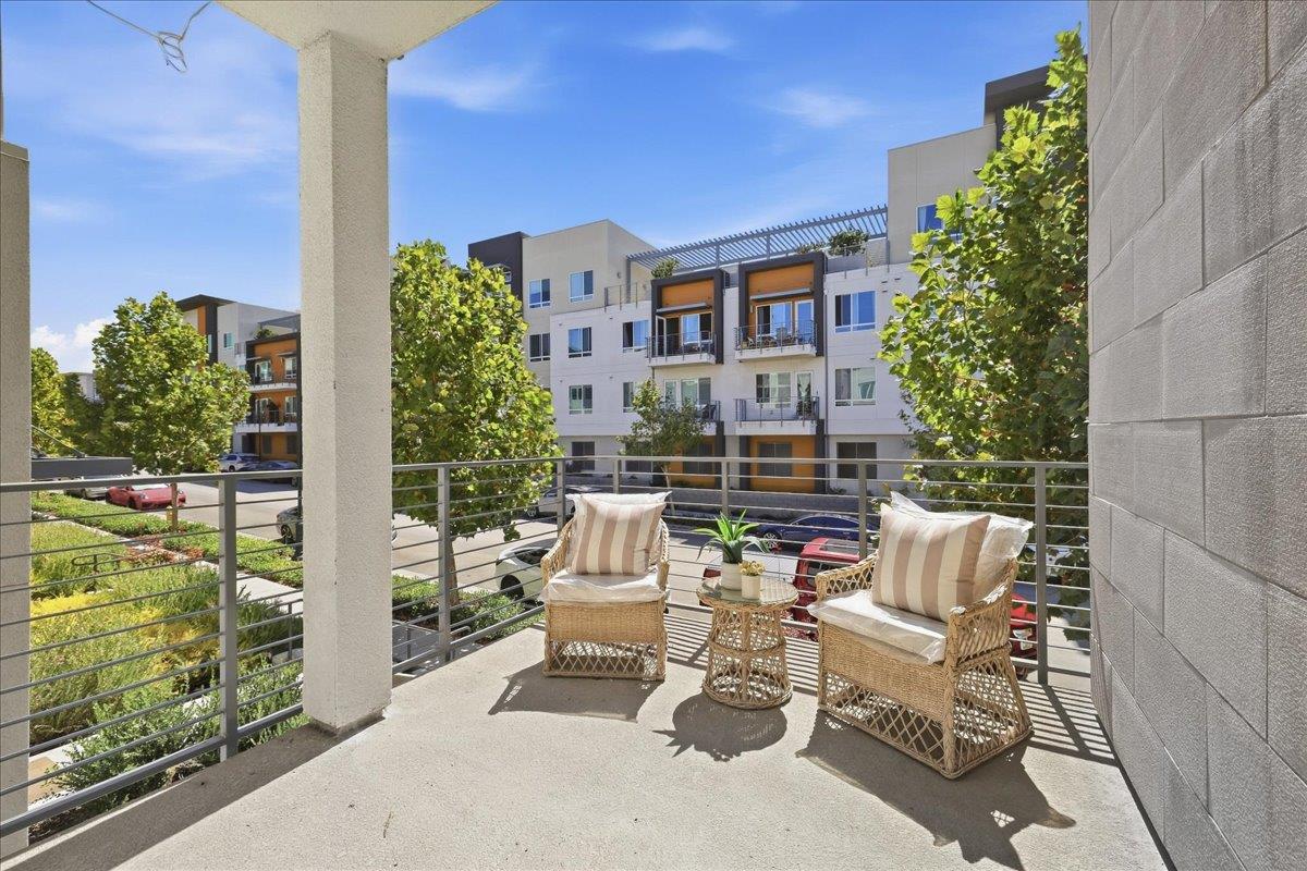 337 Llano De Los Robles Avenue, #7, SanJose, CA 95136