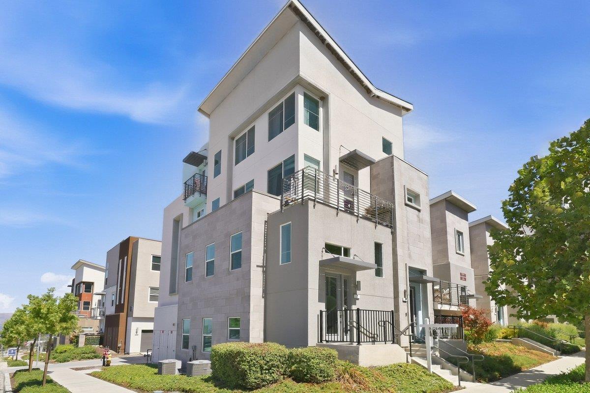 337 Llano De Los Robles Avenue, #7, SanJose, CA 95136