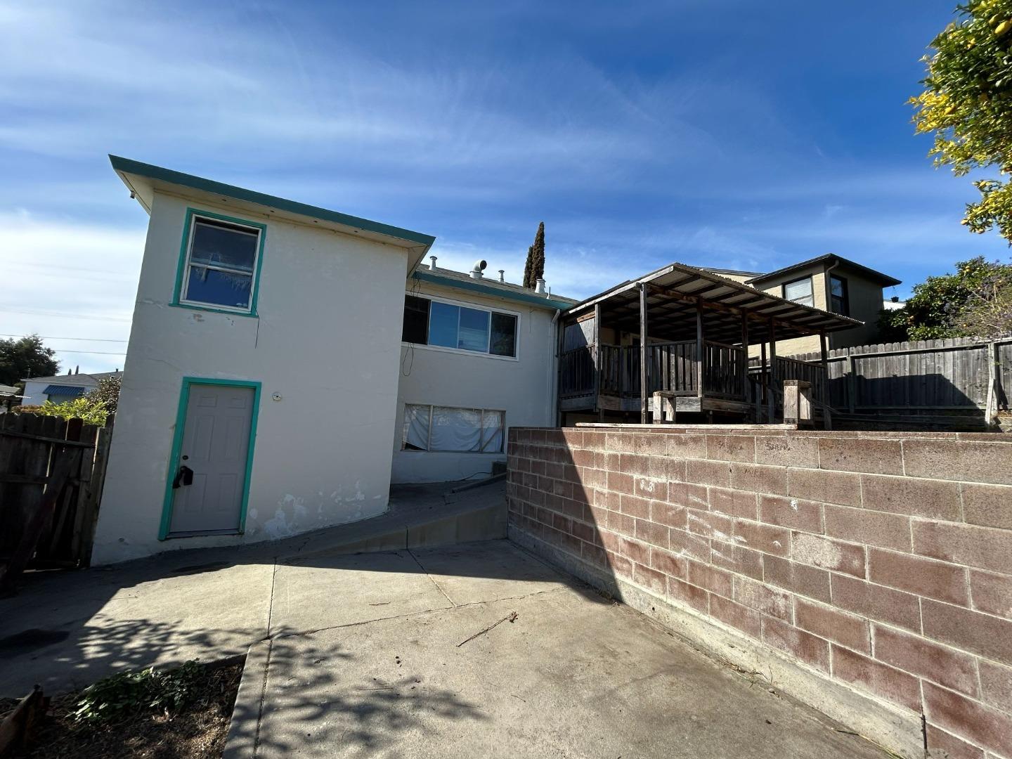 551 Vallejo Avenue, Rodeo, CA 94572