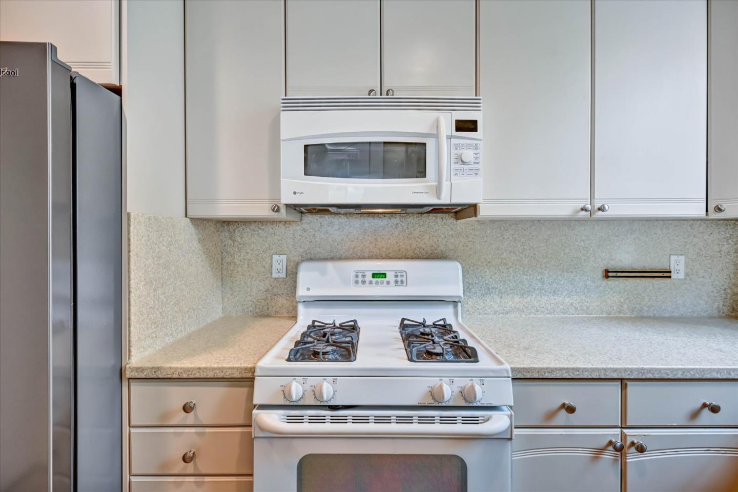30 Lorton Avenue, #303, Burlingame, CA 94010