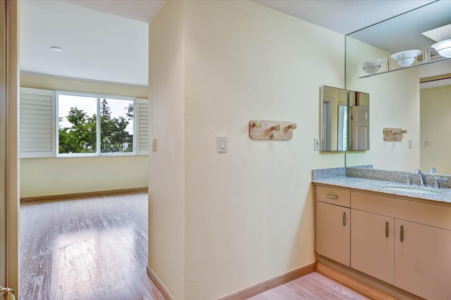 30 Lorton Avenue, #303, Burlingame, CA 94010