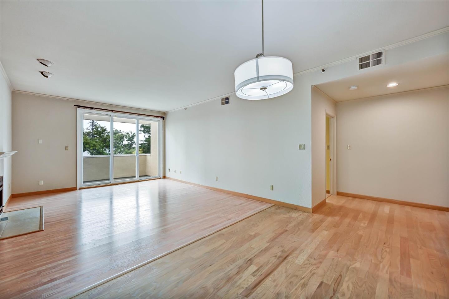 30 Lorton Avenue, #303, Burlingame, CA 94010