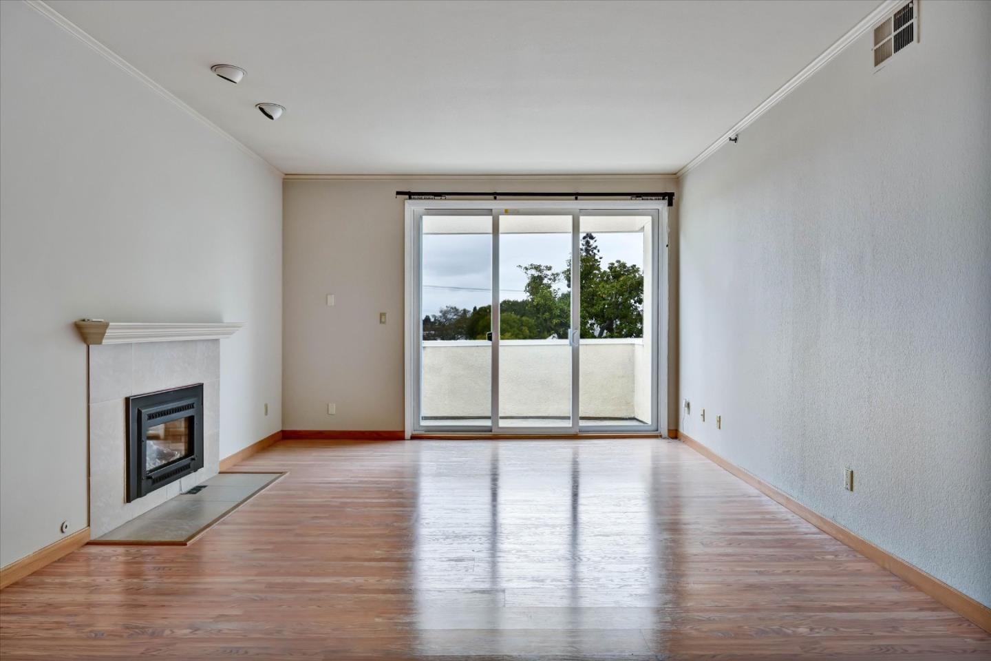 30 Lorton Avenue, #303, Burlingame, CA 94010