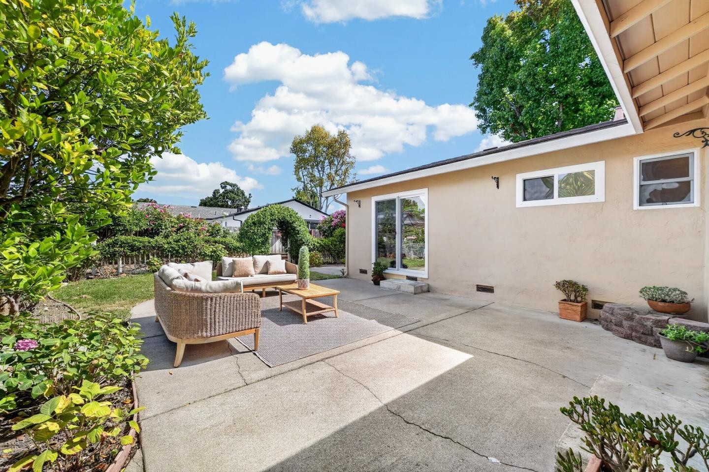 2589 Royal Ann Court, UnionCity, CA 94587