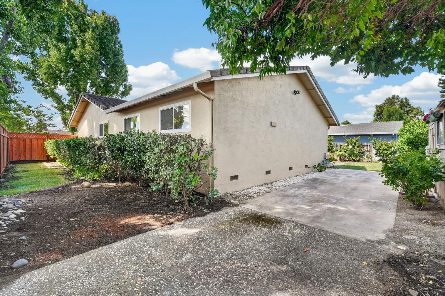 2589 Royal Ann Court, UnionCity, CA 94587