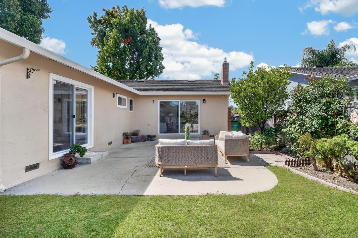 2589 Royal Ann Court, UnionCity, CA 94587