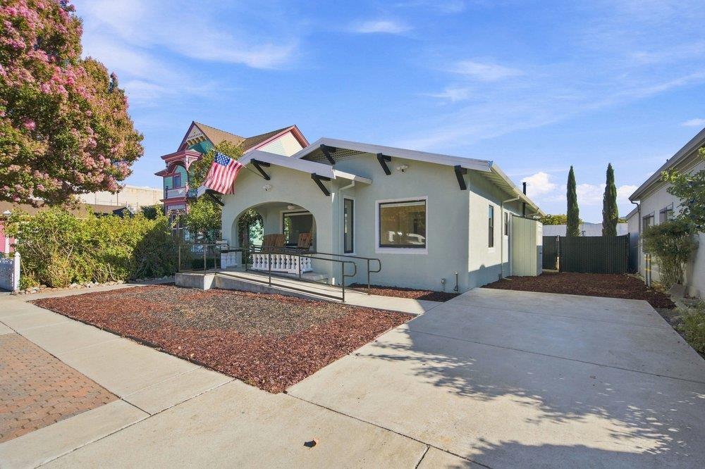 Hollister, CA 95023