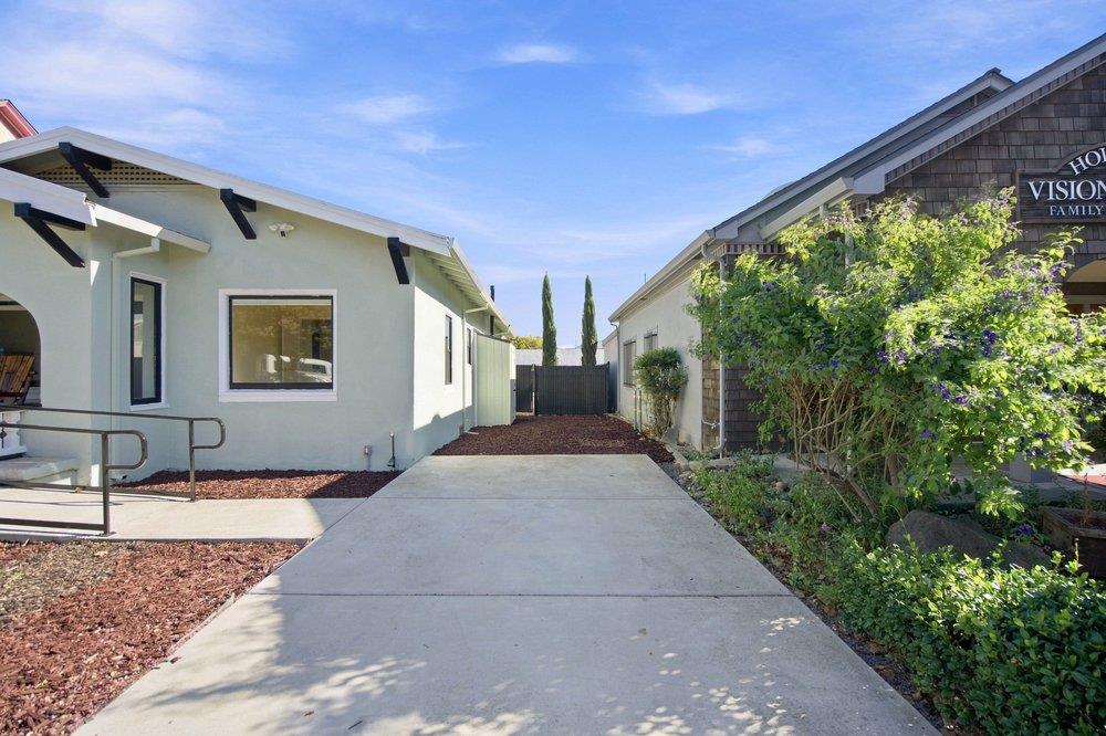 Hollister, CA 95023