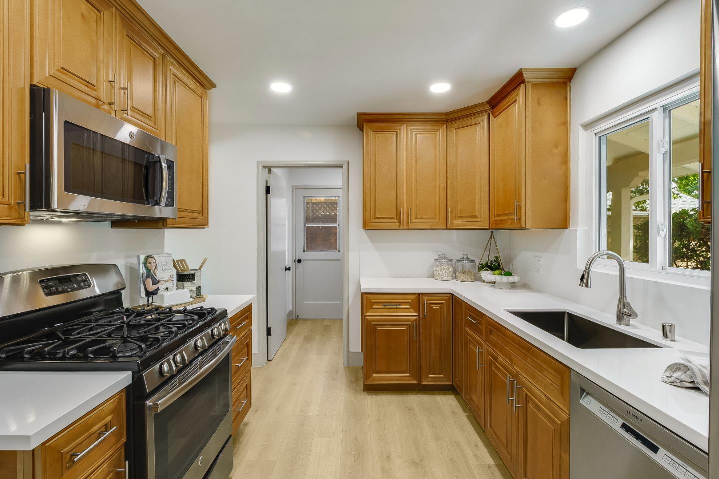 421 Manchester Avenue, Campbell, CA 95008