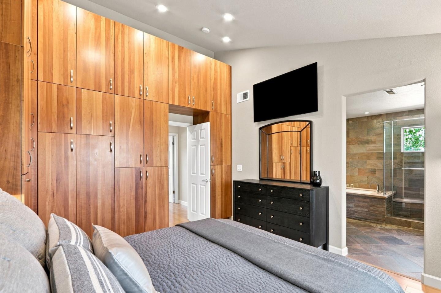 1044 Woodvale Court, SanJose, CA 95116