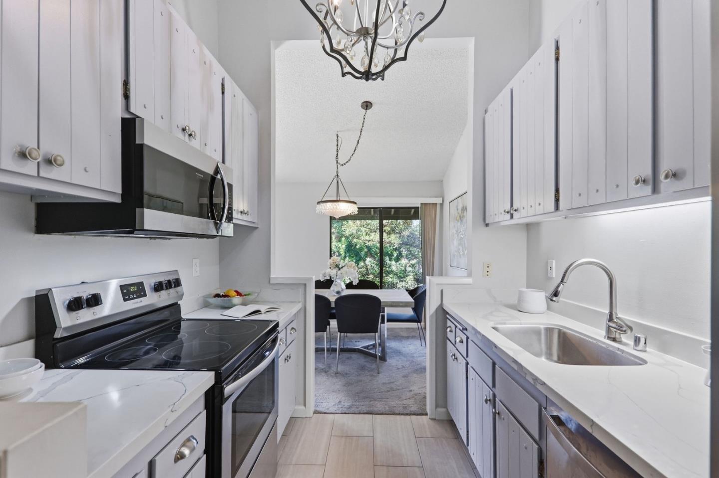 3325 Brittan Avenue, #10, SanCarlos, CA 94070