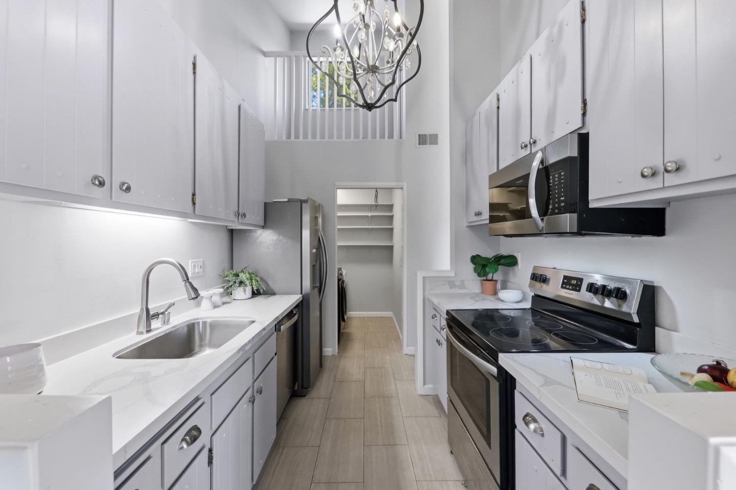 3325 Brittan Avenue, #10, SanCarlos, CA 94070