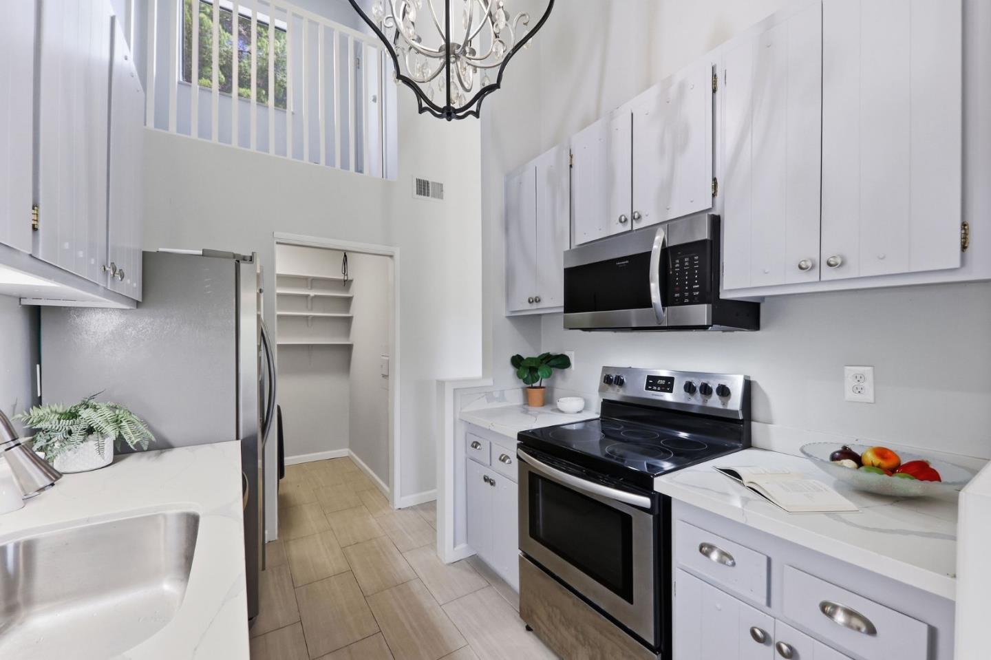 3325 Brittan Avenue, #10, SanCarlos, CA 94070