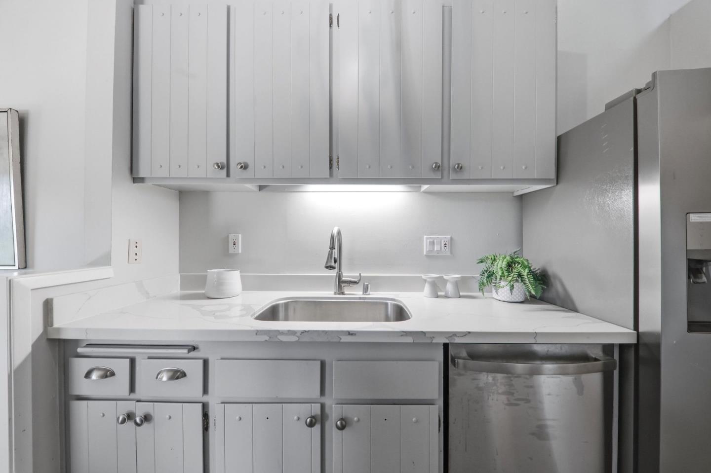 3325 Brittan Avenue, #10, SanCarlos, CA 94070