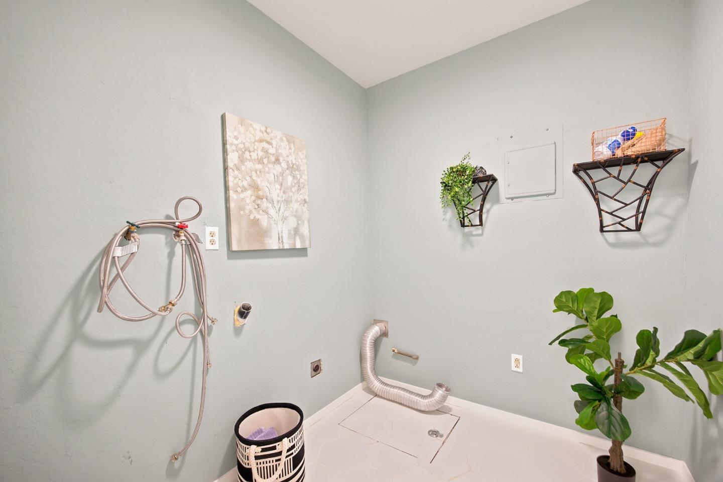 195 Pleasant Valley Drive, Walnut Creek, CA 94597