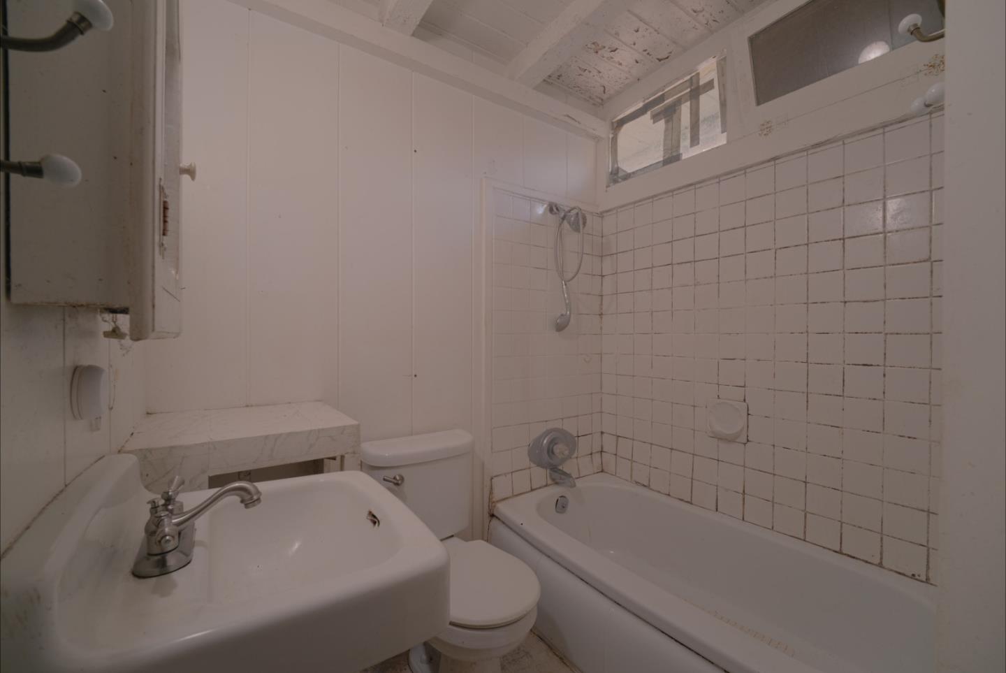 1019 Hillside Avenue, PacificGrove, CA 93950