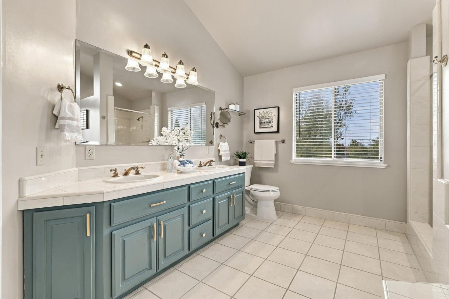215 Belgatos Road, LosGatos, CA 95032