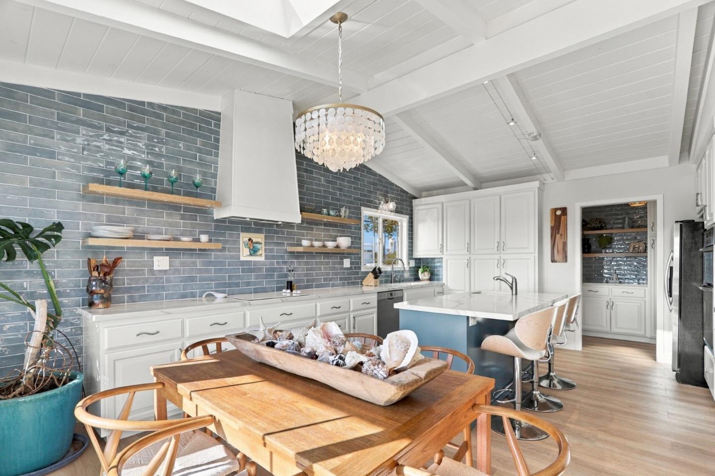 420 Vista Del Mar Drive, Aptos, CA 95003