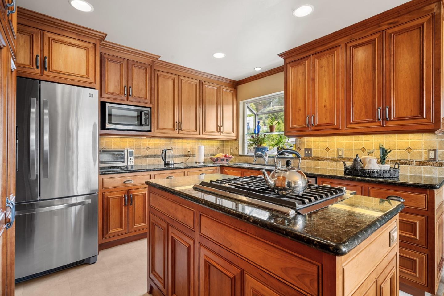 1012 Banyan Way, Pacifica, CA 94044