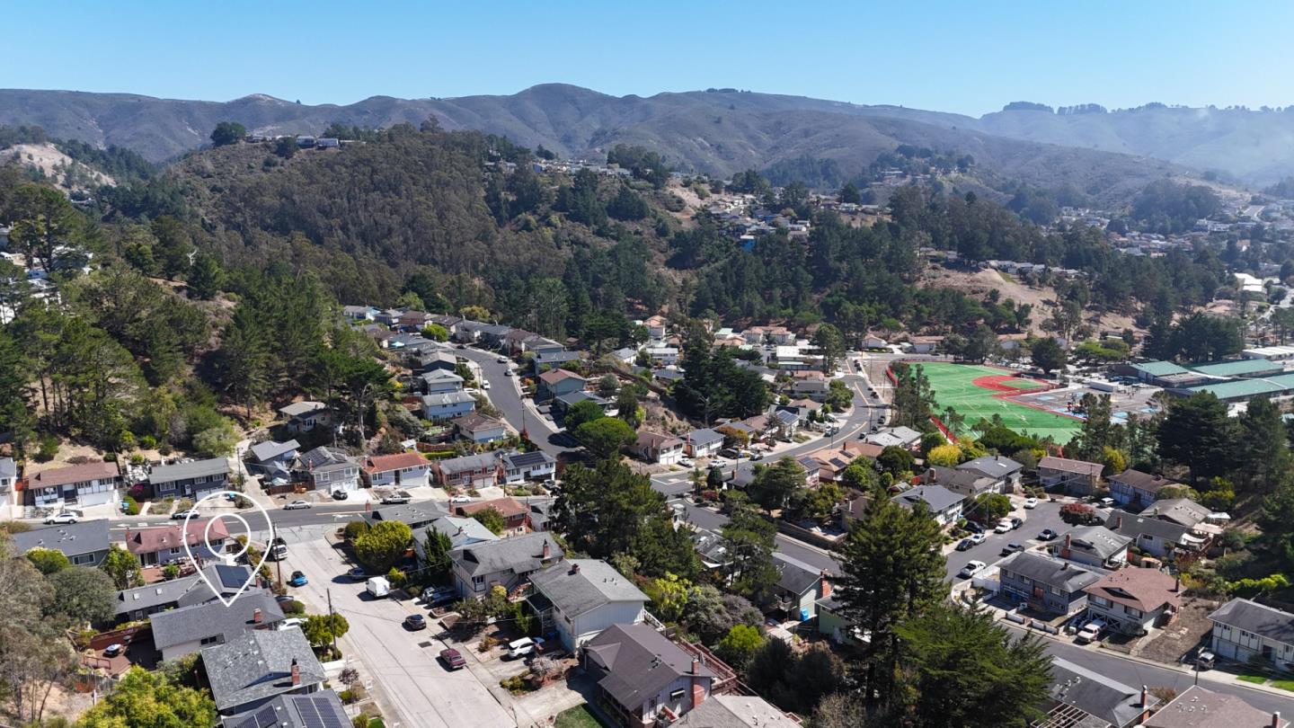 1012 Banyan Way, Pacifica, CA 94044