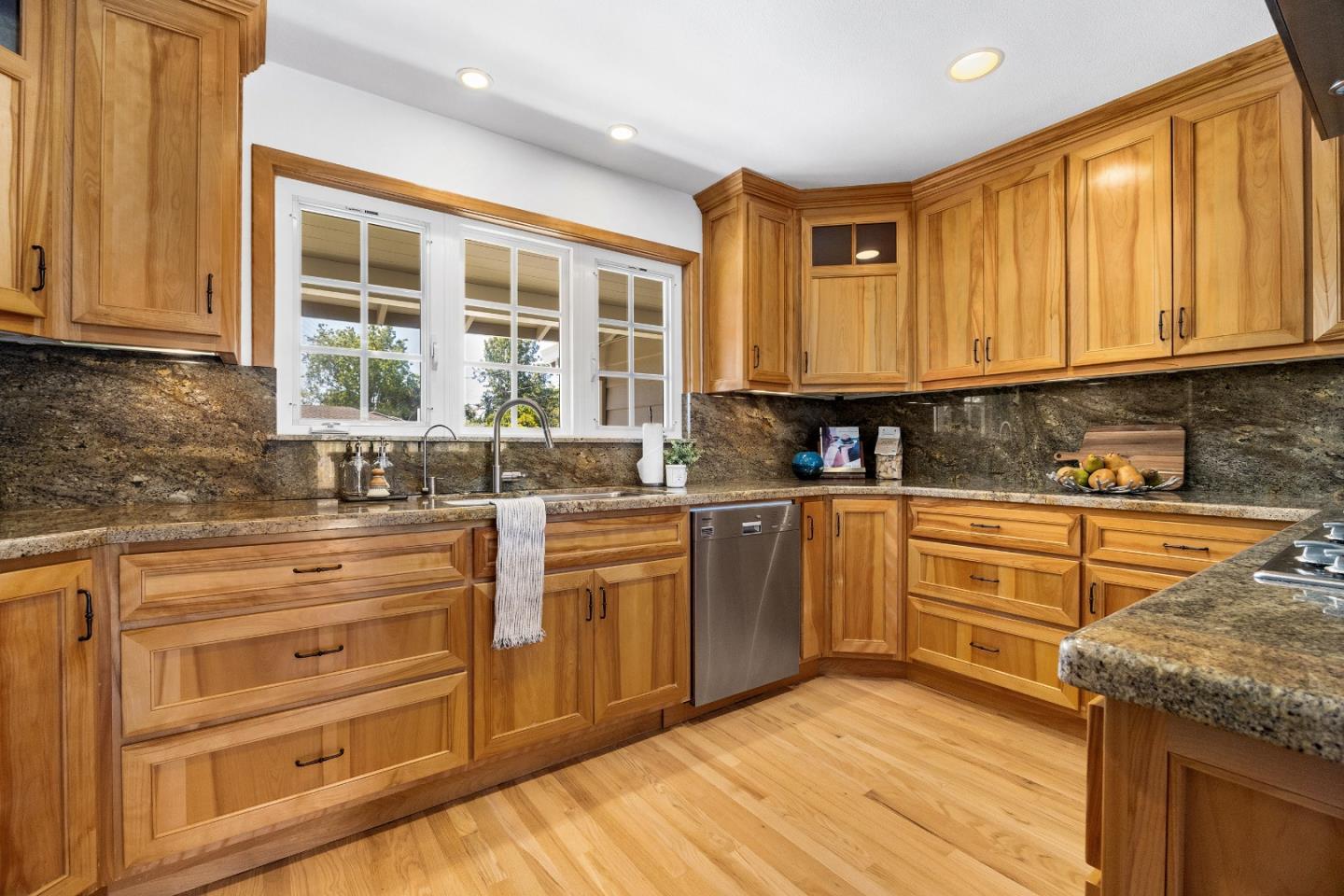 2 Ortalon Avenue, SantaCruz, CA 95060