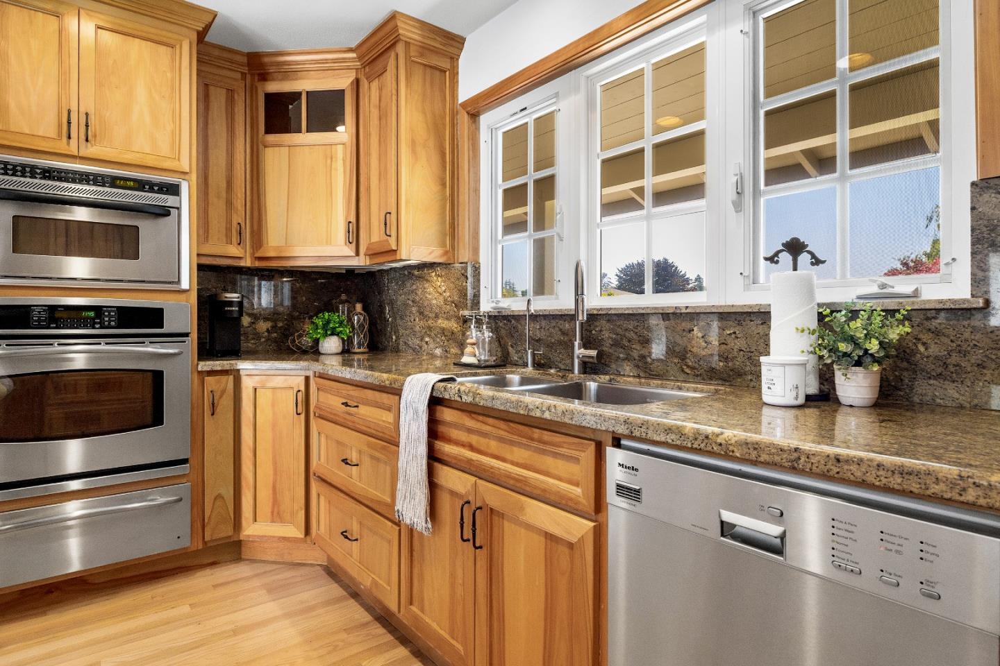 2 Ortalon Avenue, SantaCruz, CA 95060