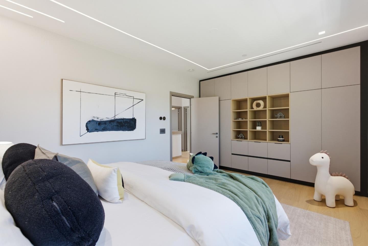 137 Oakview Drive, SanCarlos, CA 94070