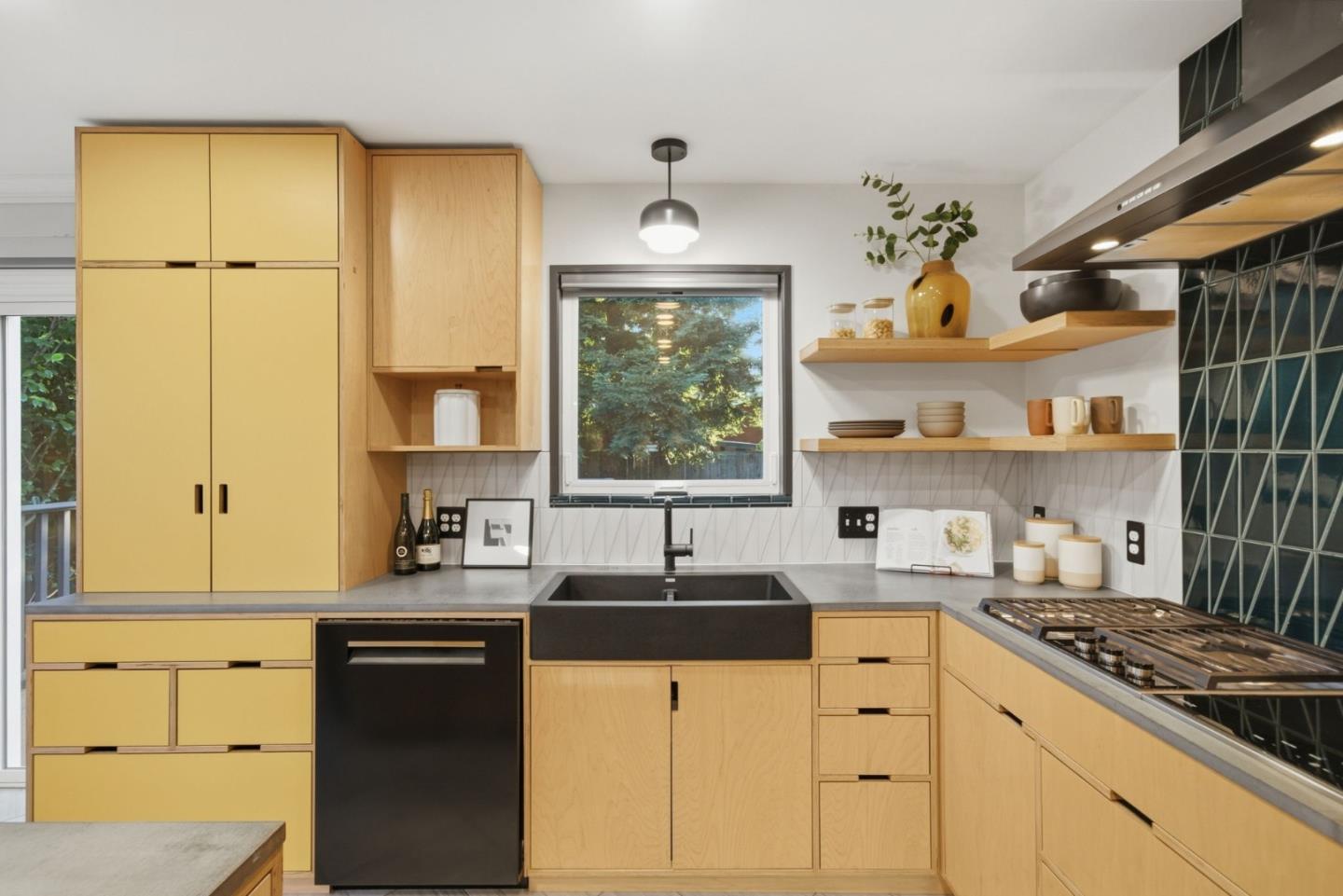 1652 Kentfield Avenue, RedwoodCity, CA 94061