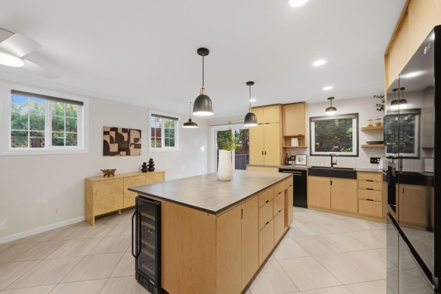 1652 Kentfield Avenue, RedwoodCity, CA 94061