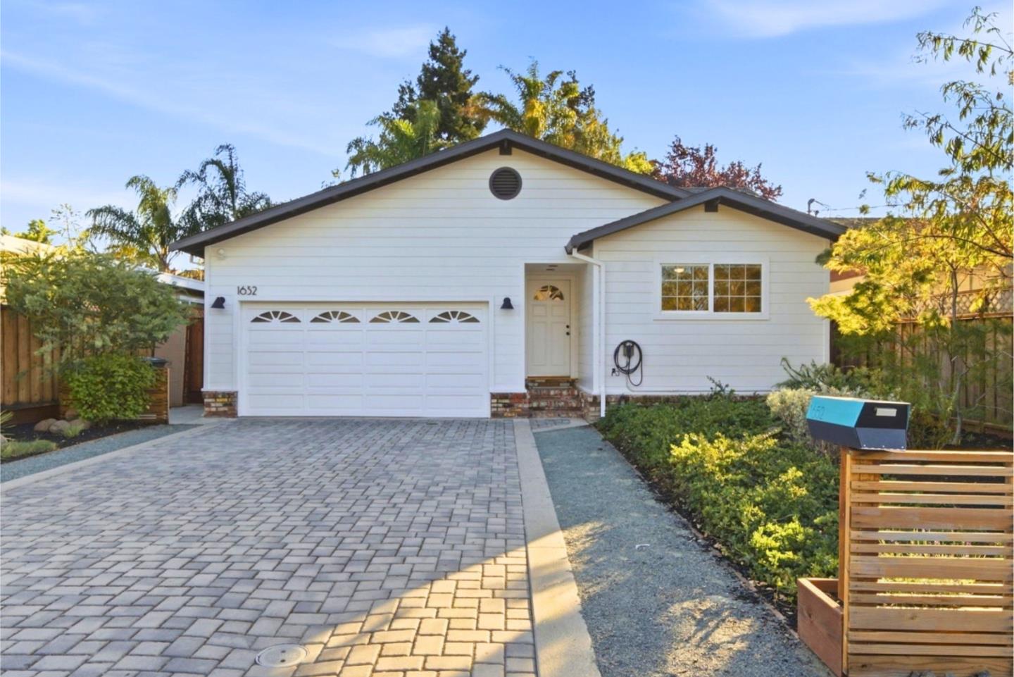 1652 Kentfield Avenue, RedwoodCity, CA 94061