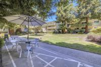 1031 Crestview Drive, #216, MountainView, CA 94040
