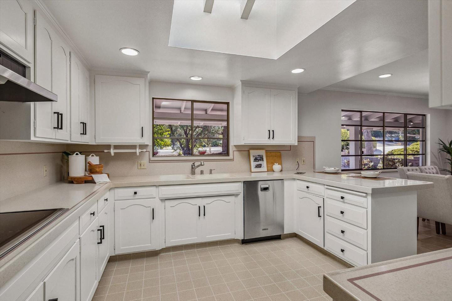 14847 FRUITVALE Avenue, Saratoga, CA 95070