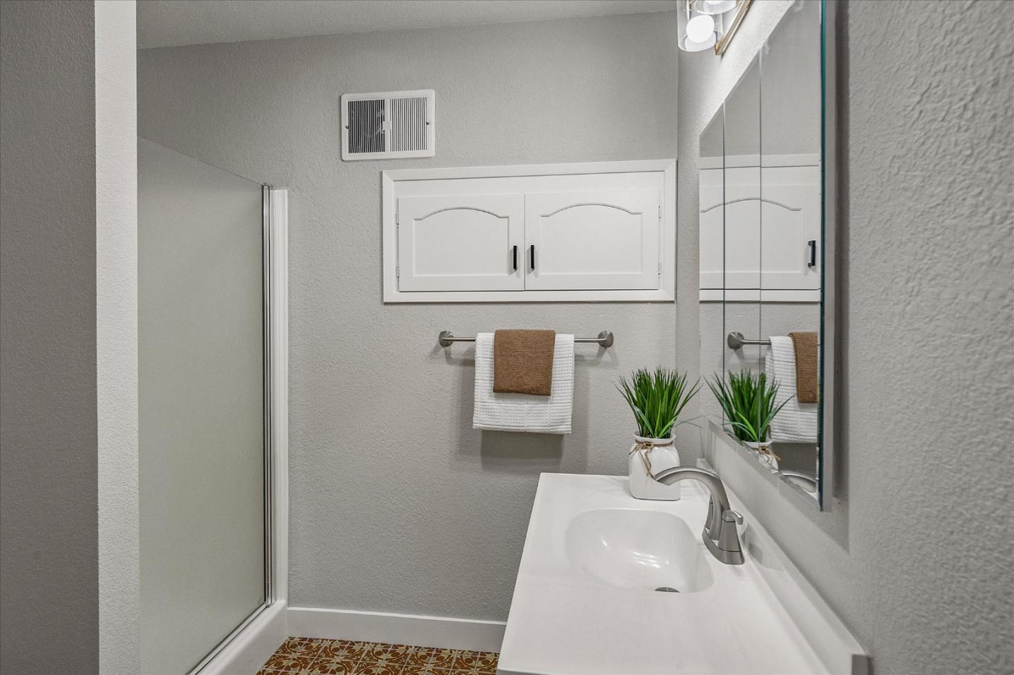 14847 FRUITVALE Avenue, Saratoga, CA 95070