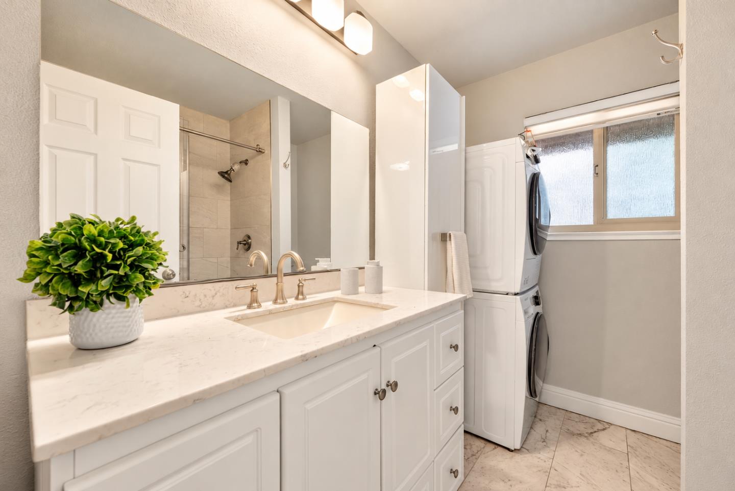 205 Red Oak Drive, #P, Sunnyvale, CA 94086