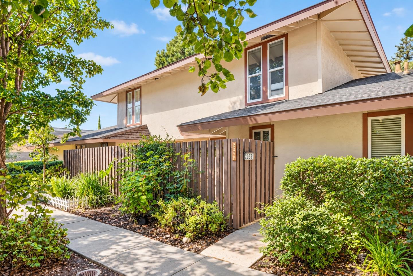 205 Red Oak Drive, #P, Sunnyvale, CA 94086