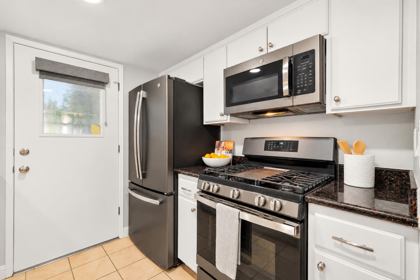 205 Red Oak Drive, #P, Sunnyvale, CA 94086