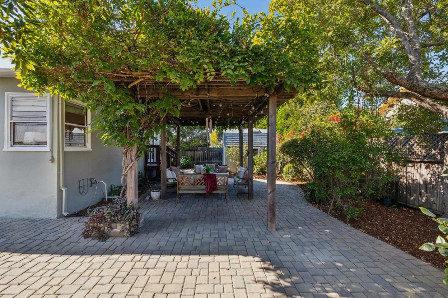 1061 Granada Street, Belmont, CA 94002
