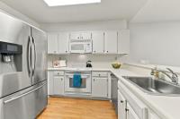 2140 Santa Cruz Avenue, #A207, MenloPark, CA 94025
