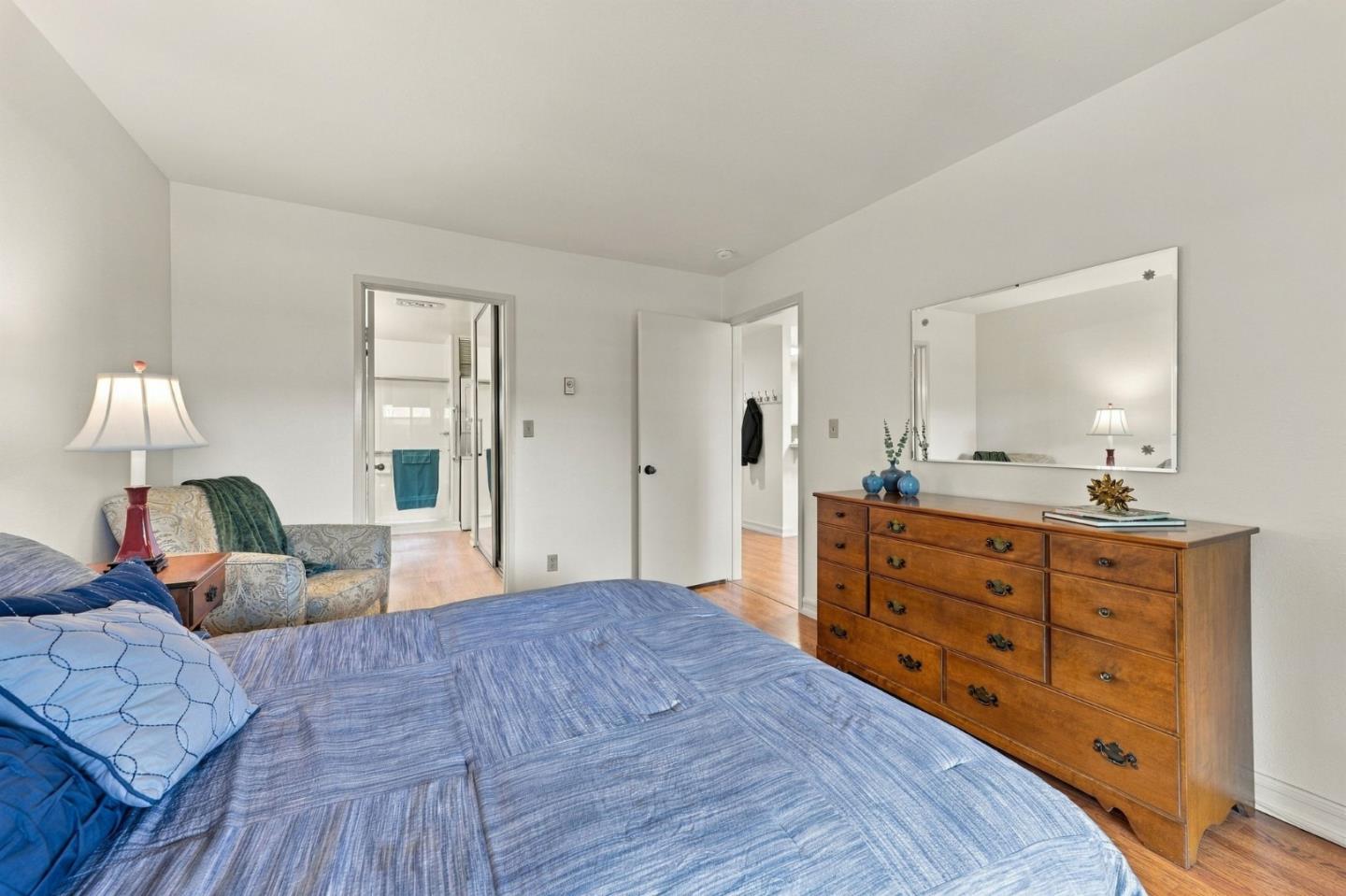 2140 Santa Cruz Avenue, #A207, MenloPark, CA 94025