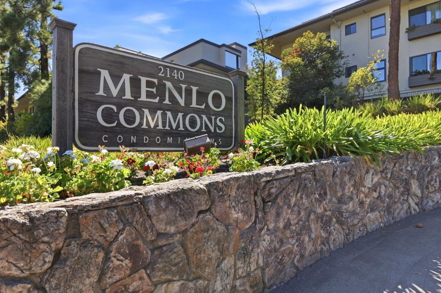 2140 Santa Cruz Avenue, #A207, MenloPark, CA 94025