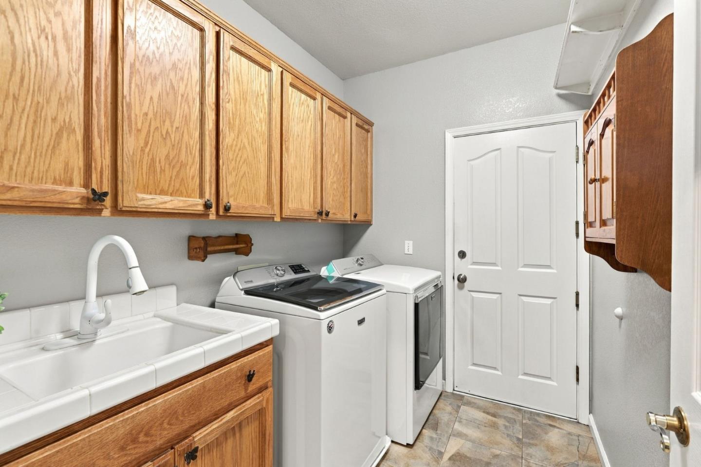 25 Jess Court, Hollister, CA 95023