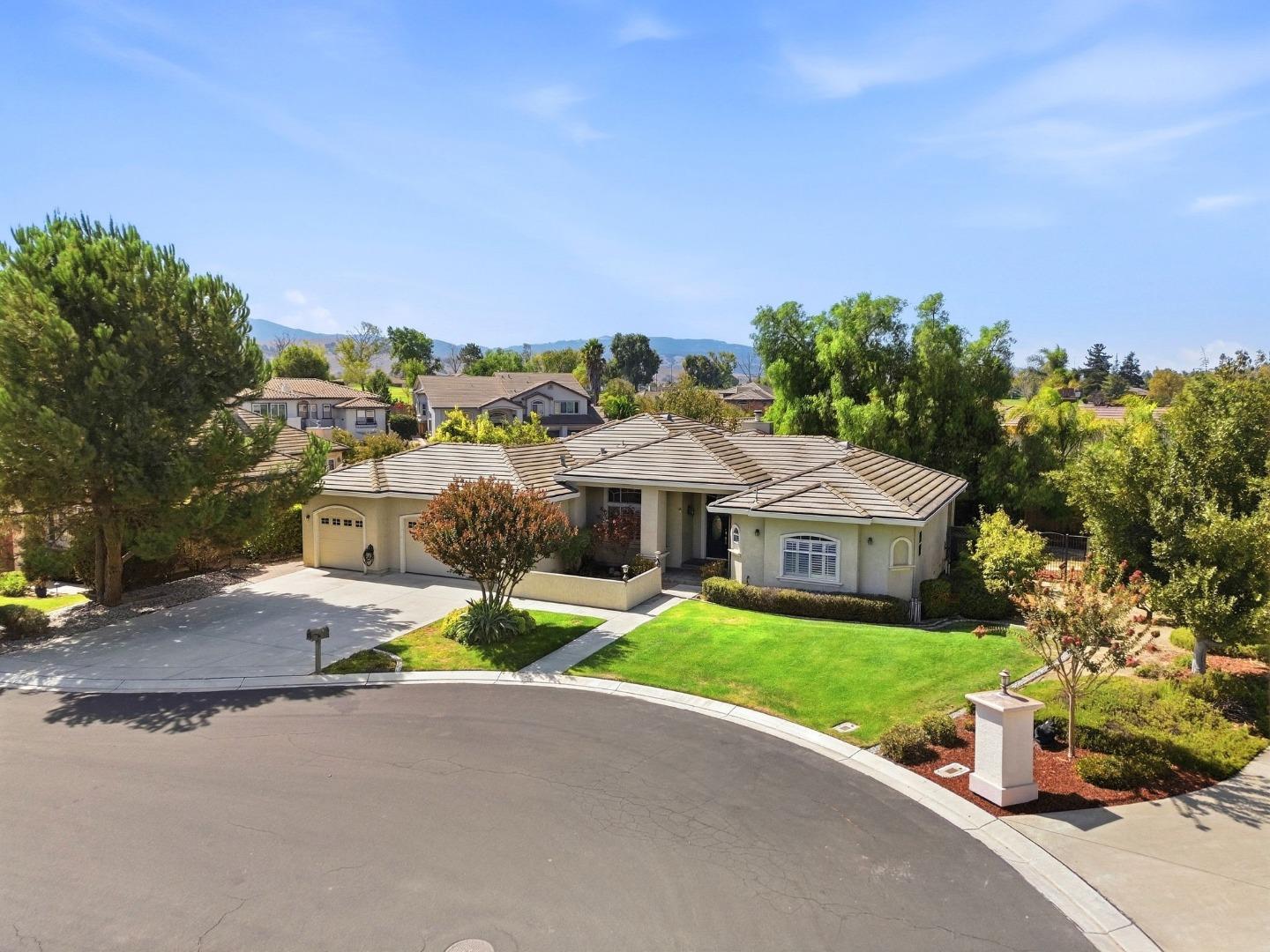 25 Jess Court, Hollister, CA 95023