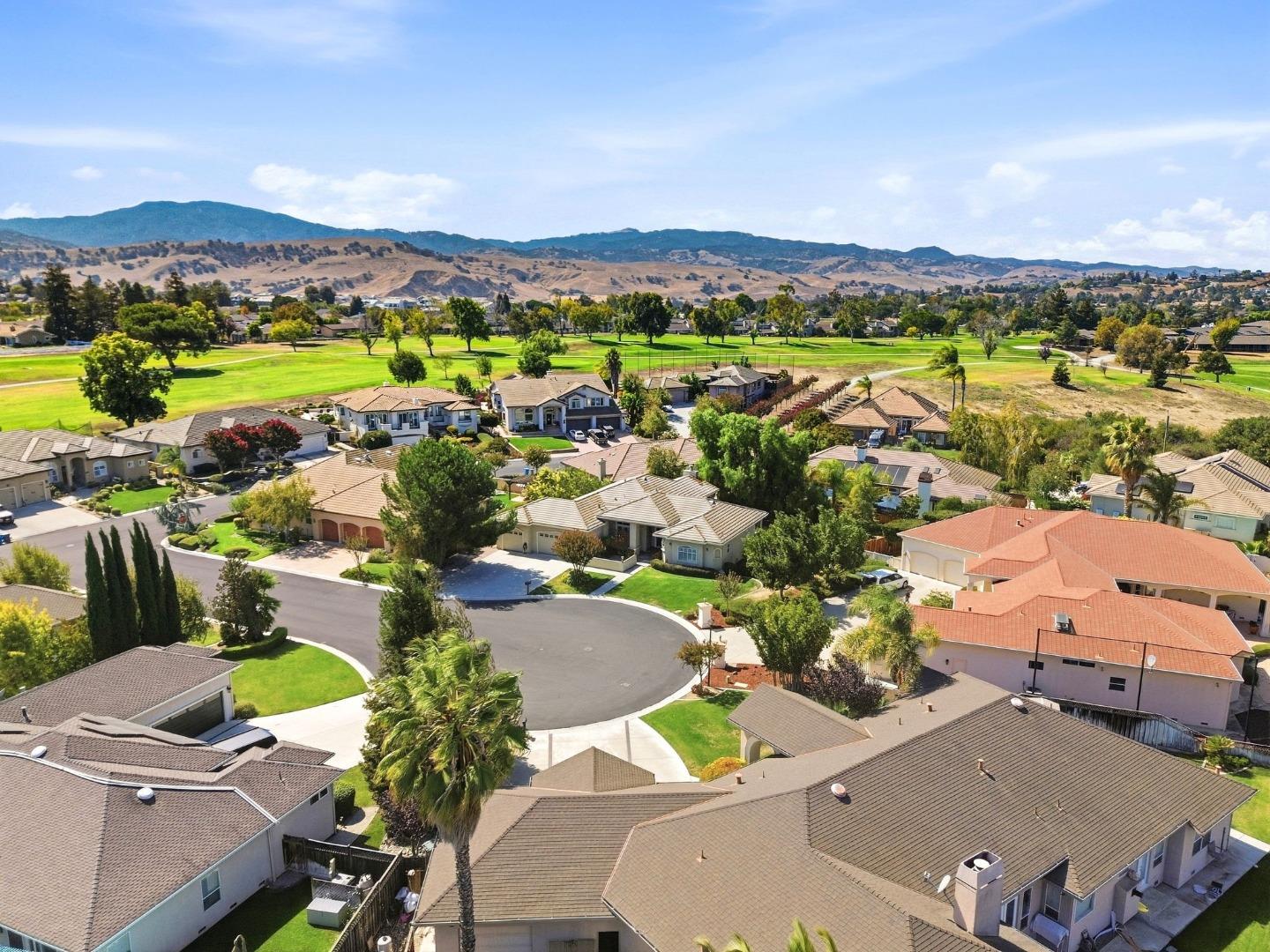 25 Jess Court, Hollister, CA 95023