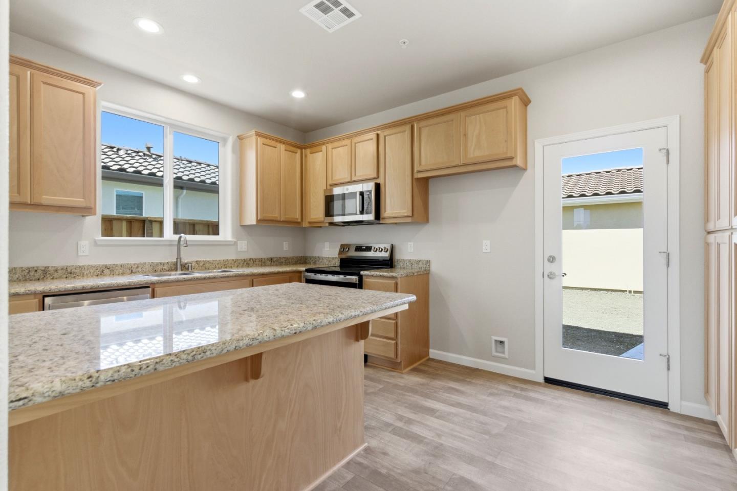 760 Aurora Way, KingCity, CA 93930