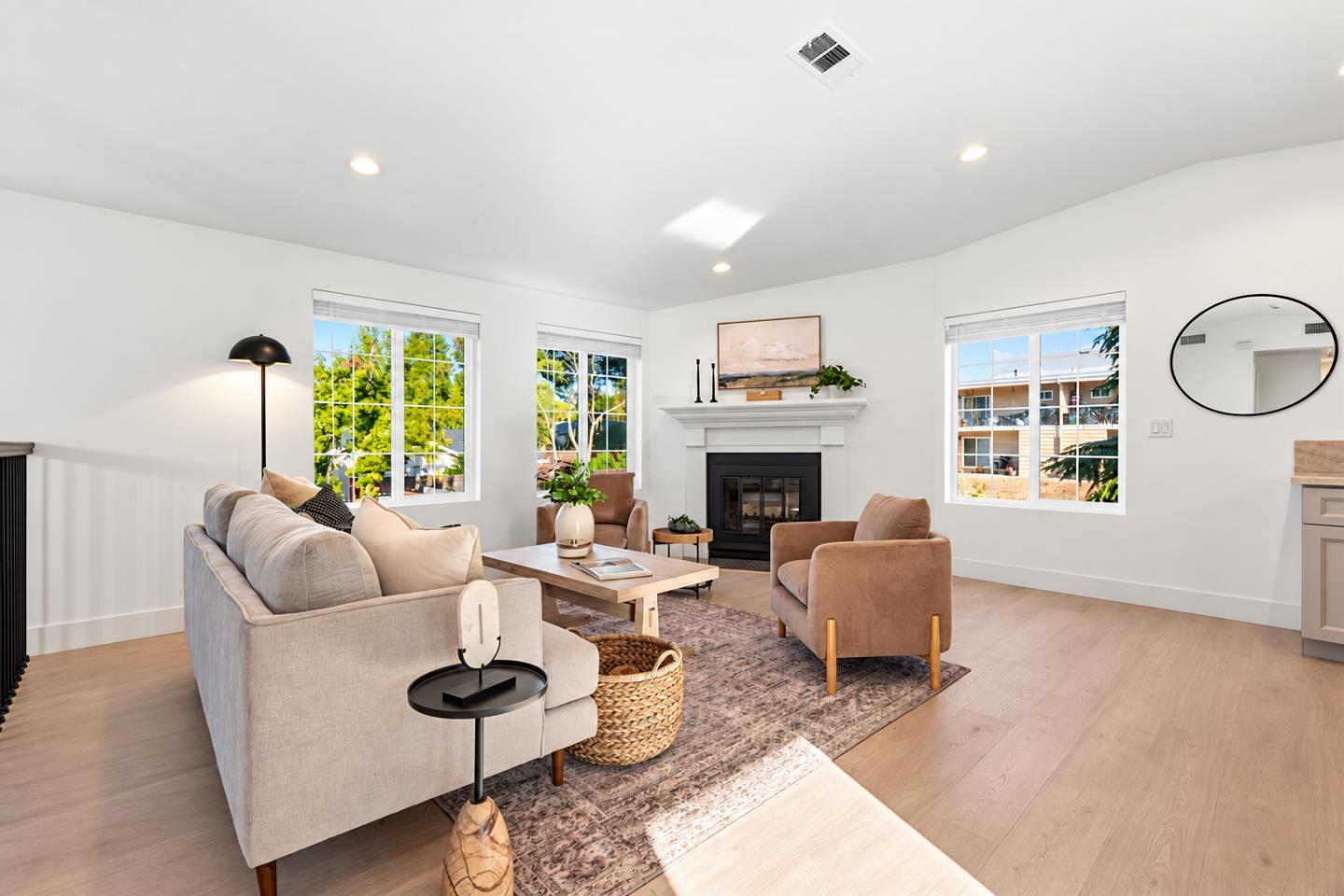305 Castle Court, Roseville, CA 95678