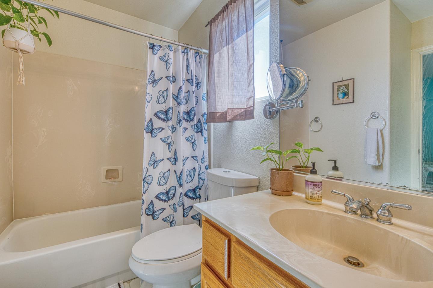 931 Sage Court, Salinas, CA 93905