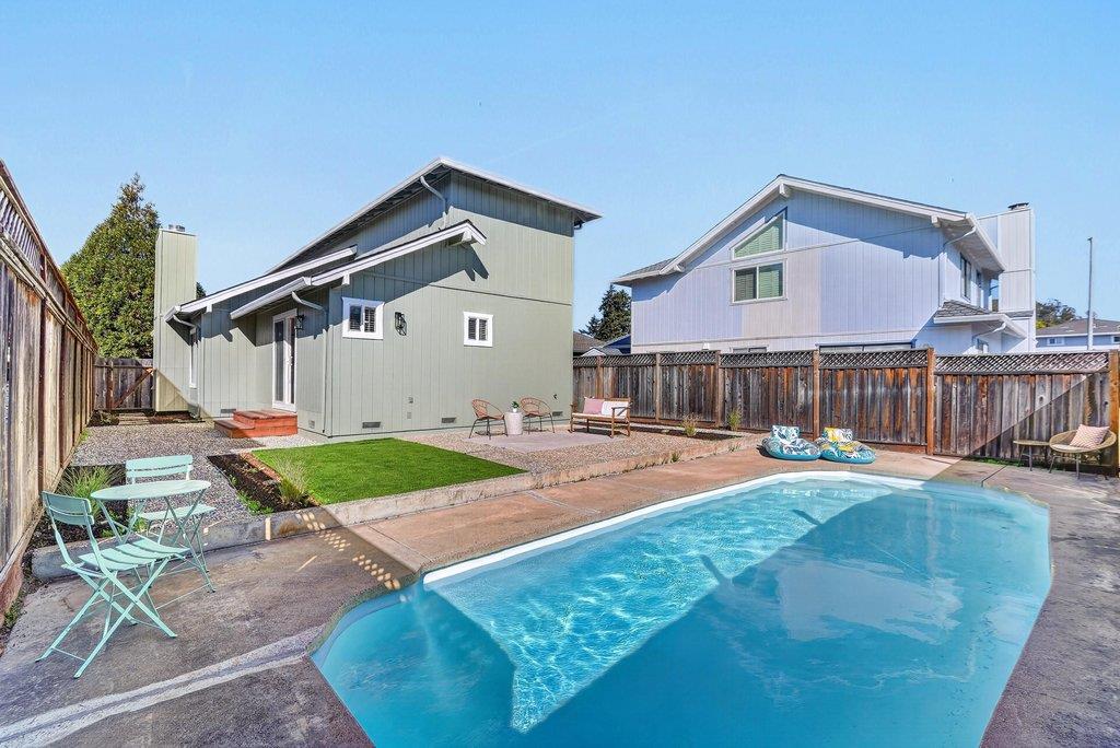1828 Silvana Lane, SantaCruz, CA 95062